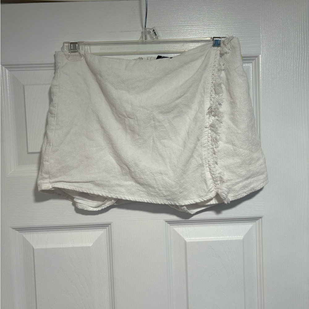 White Textured Mini Skirt